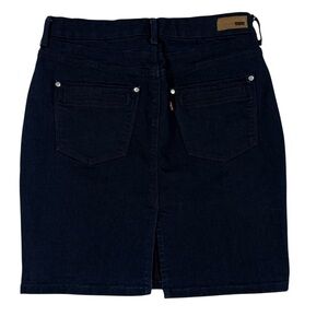 Levi's / Women’s/ Dark Blue Pencil Skirt , size 6/28, stretch.